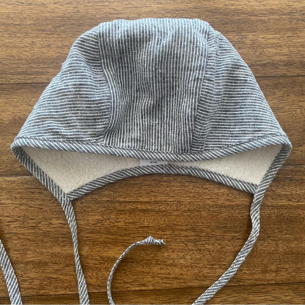 BRIAR BABY
SHERPA-LINED BABY BONNET - Picture 2 of 7